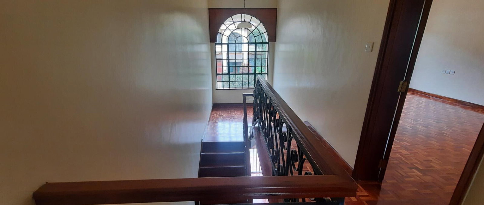 4-Ensuite Townhouse with DSQ & TV Room - Brookside, Westlands