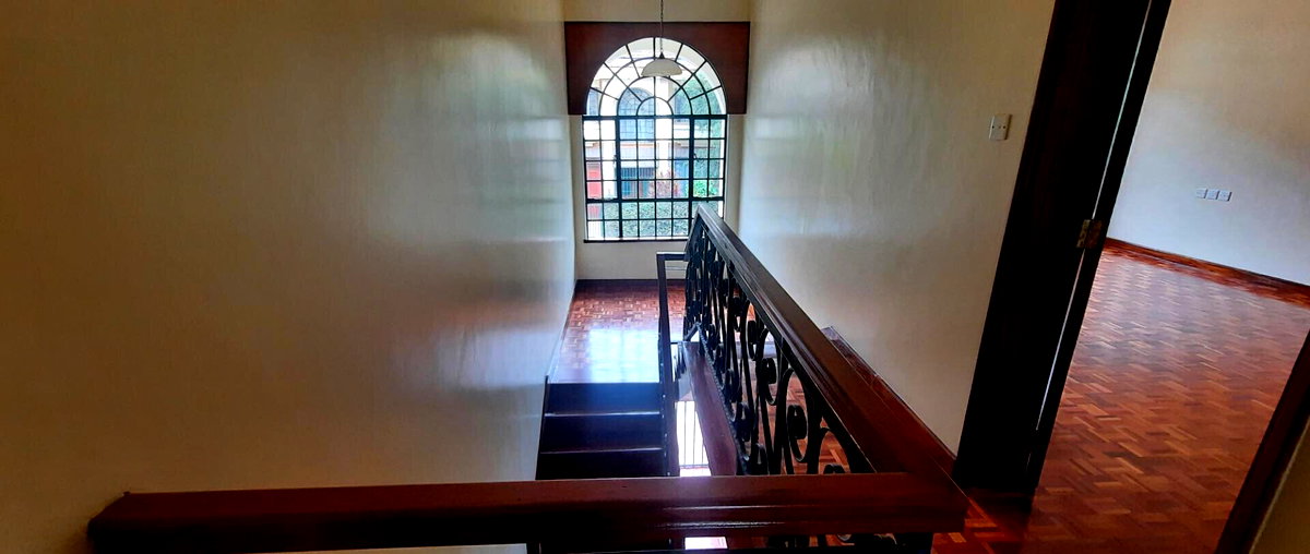 4-Ensuite Townhouse with DSQ & TV Room - Brookside, Westlands