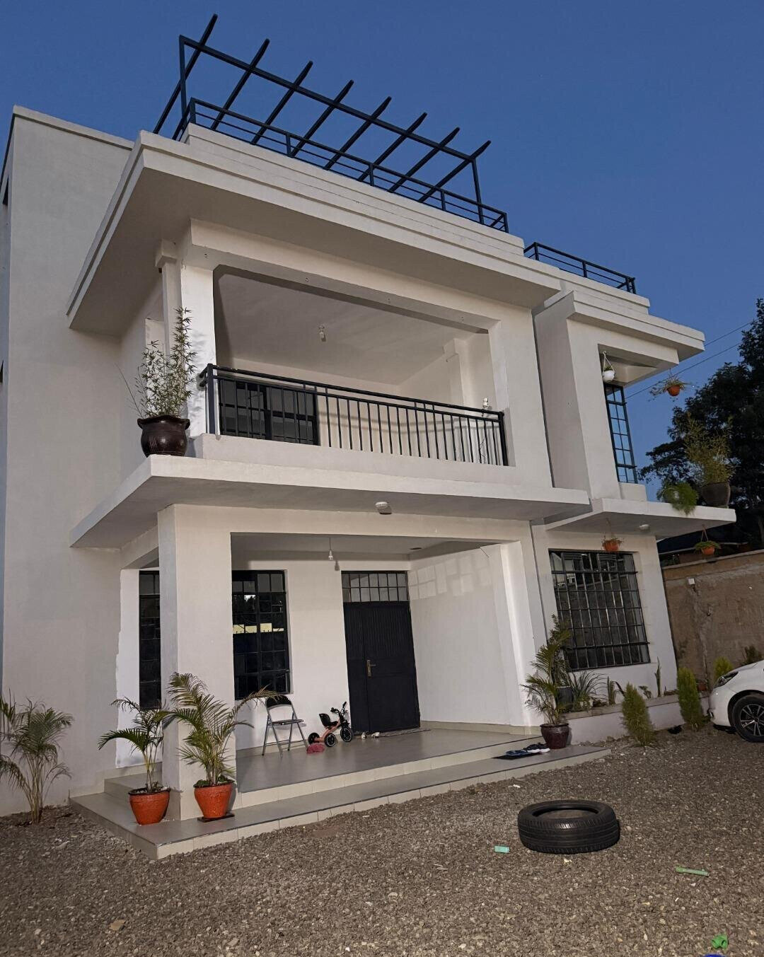 5-Bed Family Home with Wooden Floors & 30,000L Water - Ngong