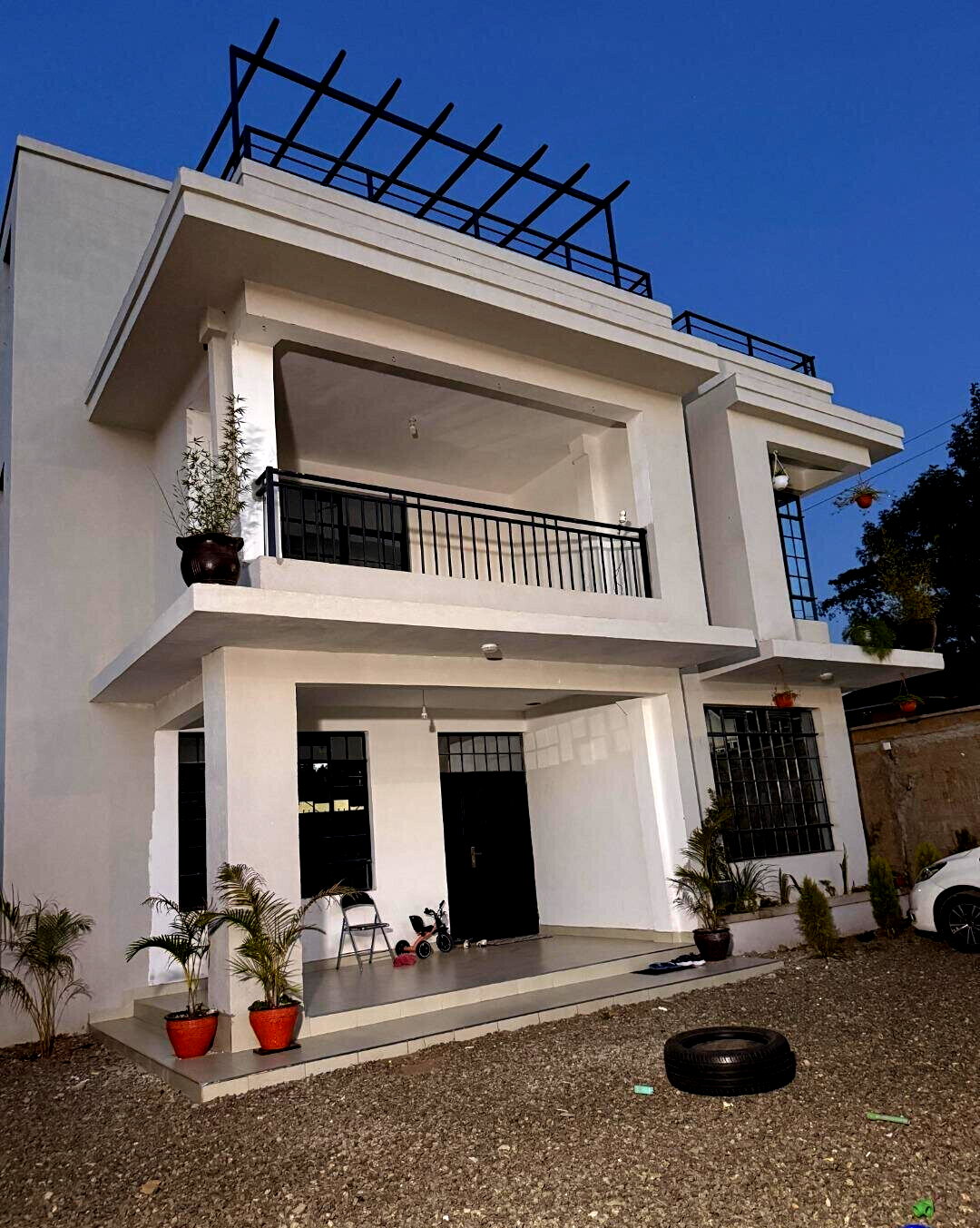 5-Bed Family Home with Wooden Floors & 30,000L Water - Ngong
