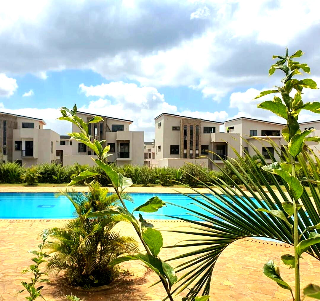 4BR All-Ensuite Townhouse with Clubhouse & Pool - Runda