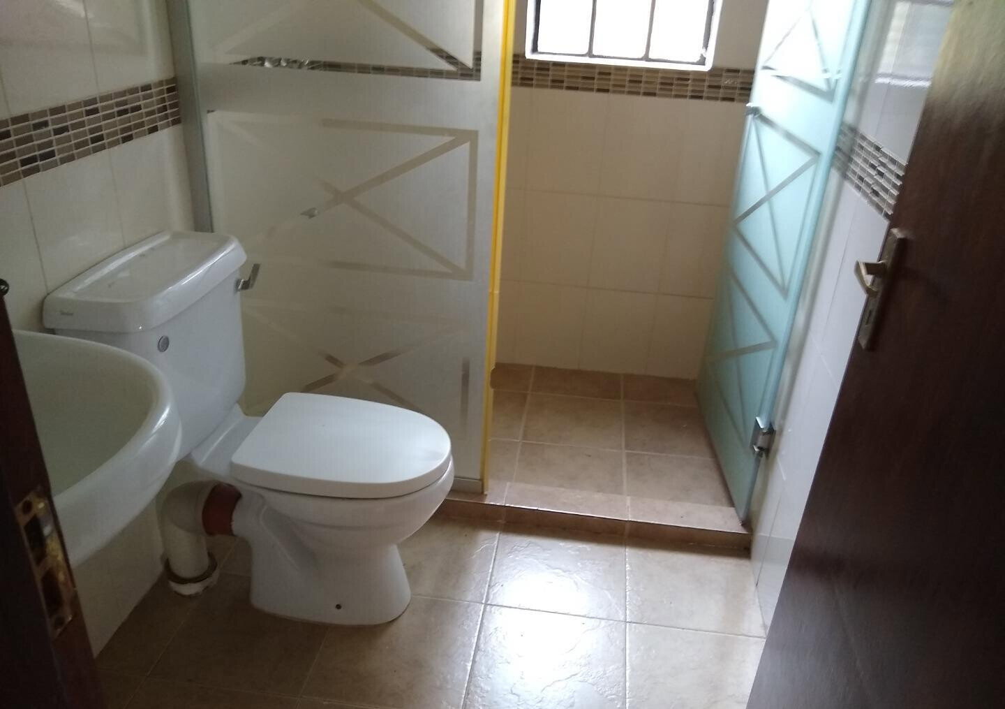 Half Acre 5BR Haven at KSh 350K