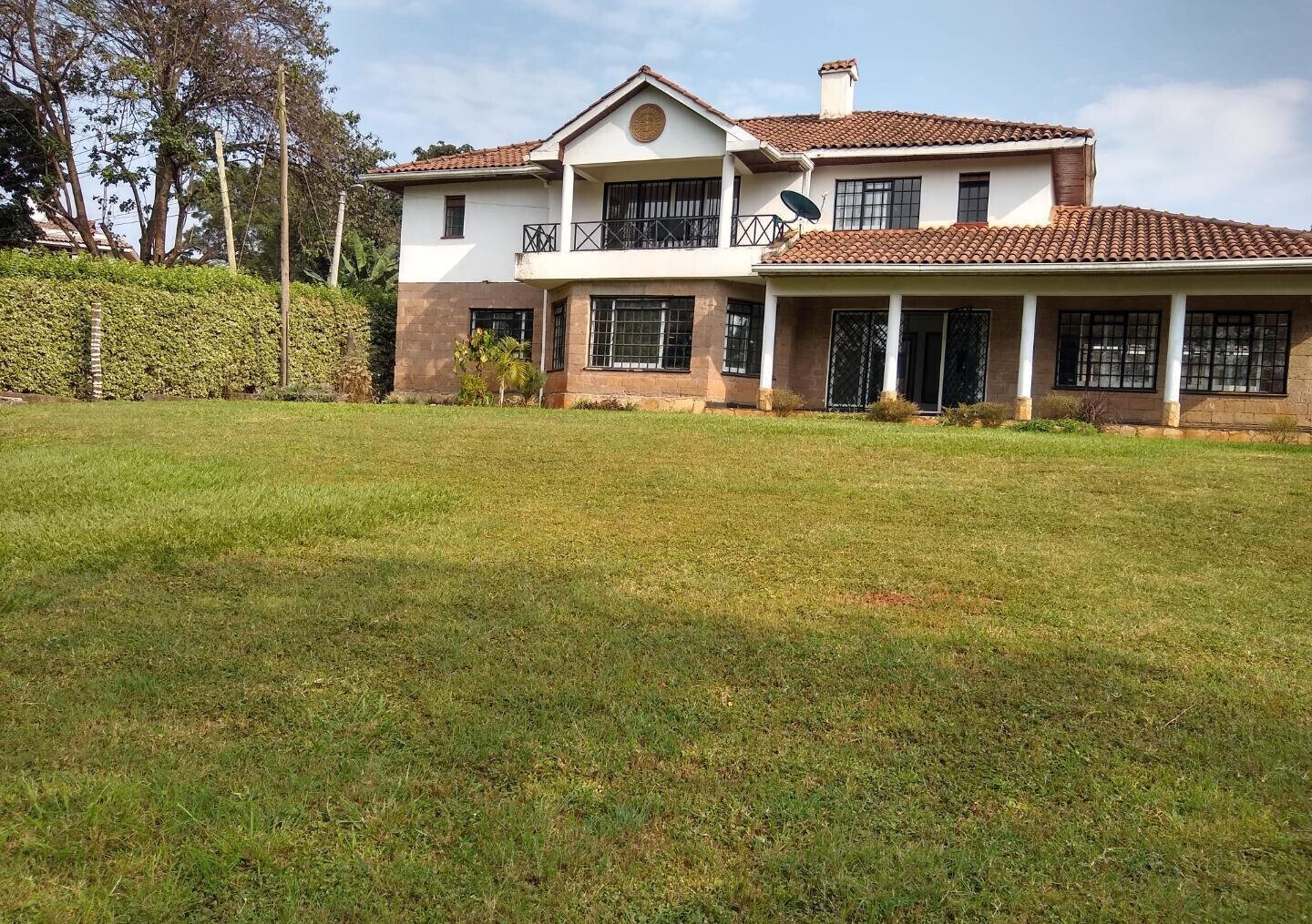 Half Acre 5BR Haven at KSh 350K
