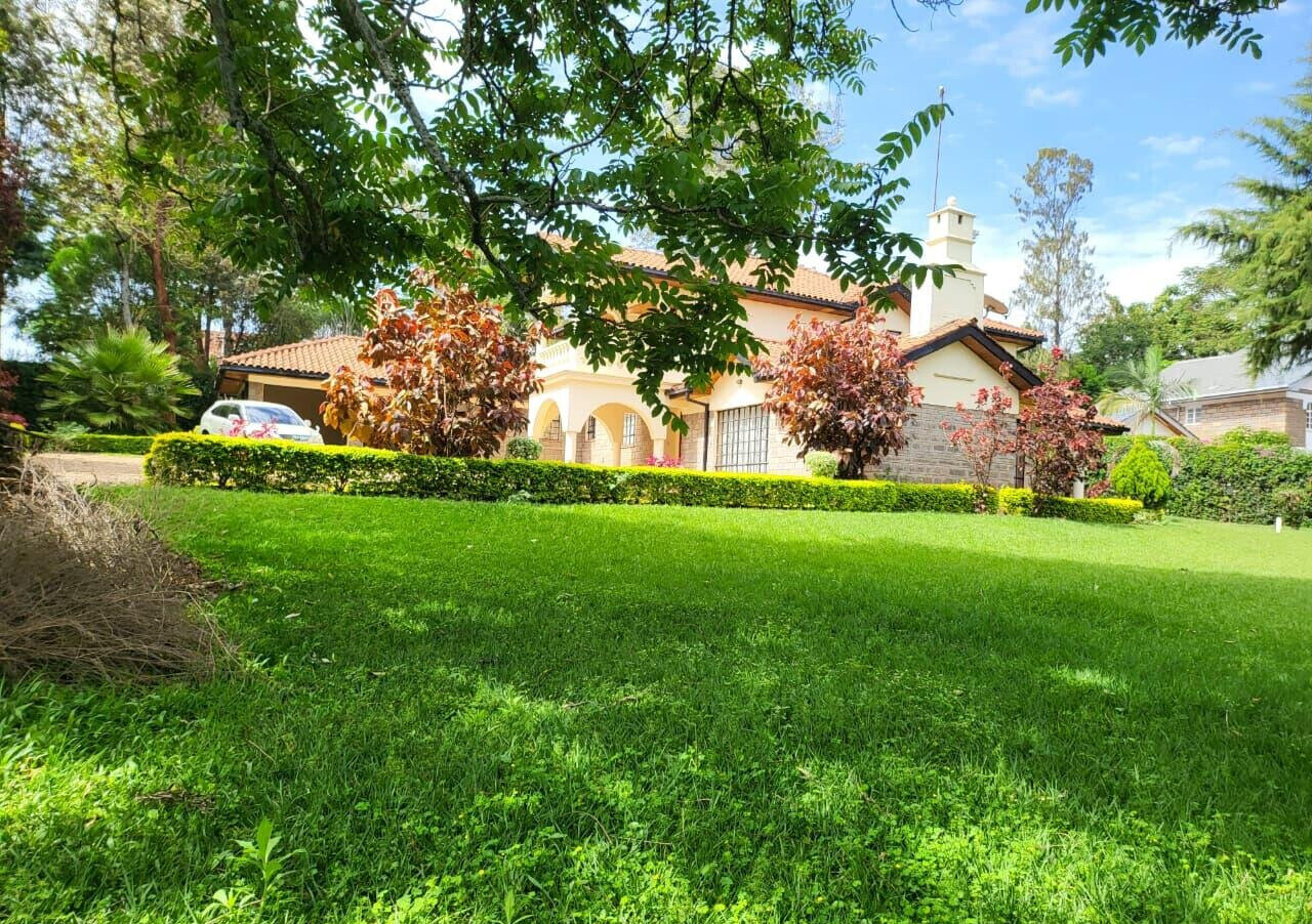 Half Acre 5BR Townhouse with Garden