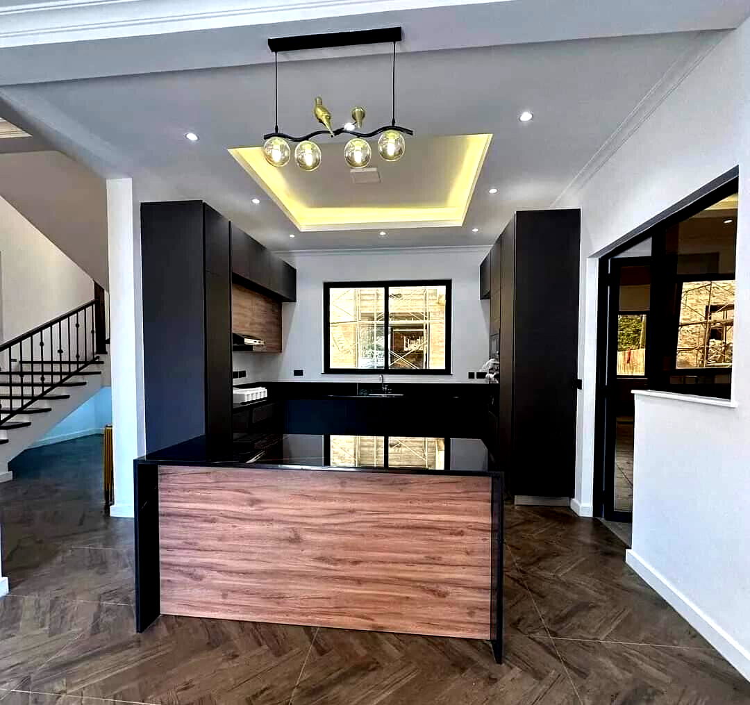 4-Ensuite Townhouse with Rooftop Terrace & DSQ - Lavington
