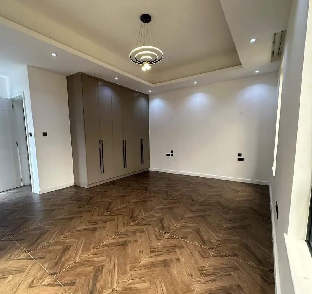 4-Ensuite Townhouse with Rooftop Terrace & DSQ - Lavington