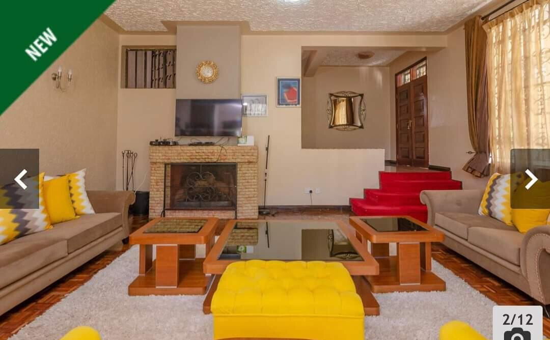 4BR Townhouse with DSQ & Sunken Lounge - Spring Valley