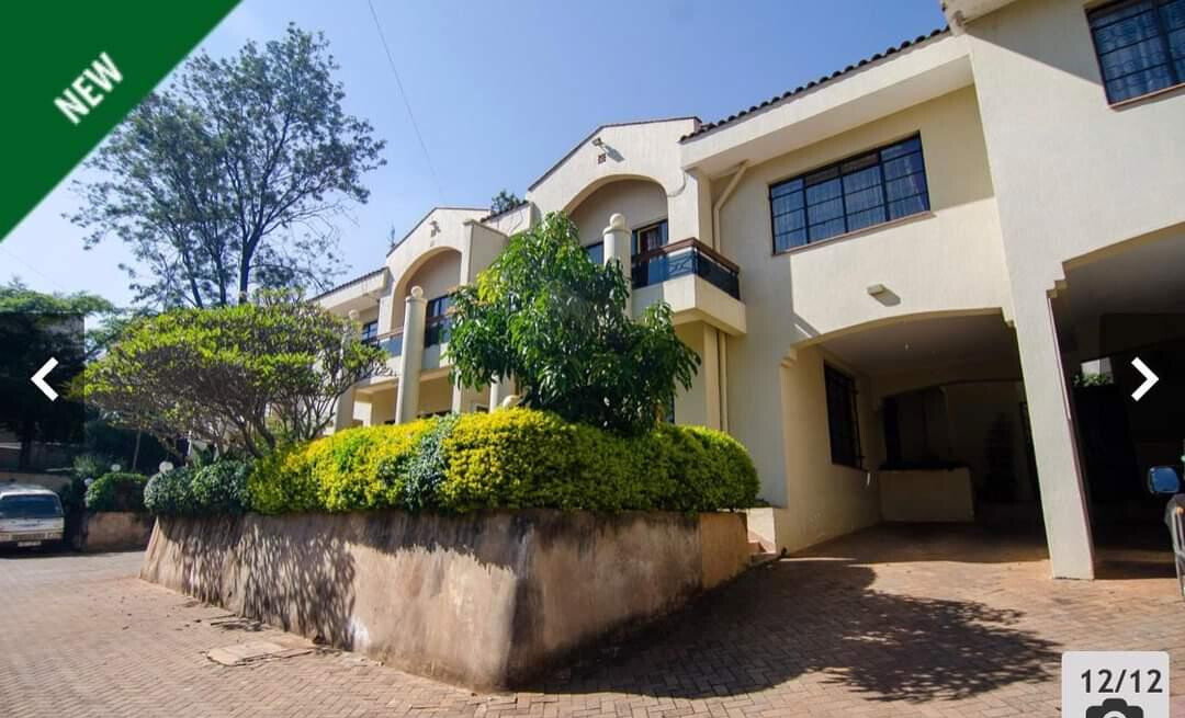4BR Townhouse with DSQ & Sunken Lounge - Spring Valley