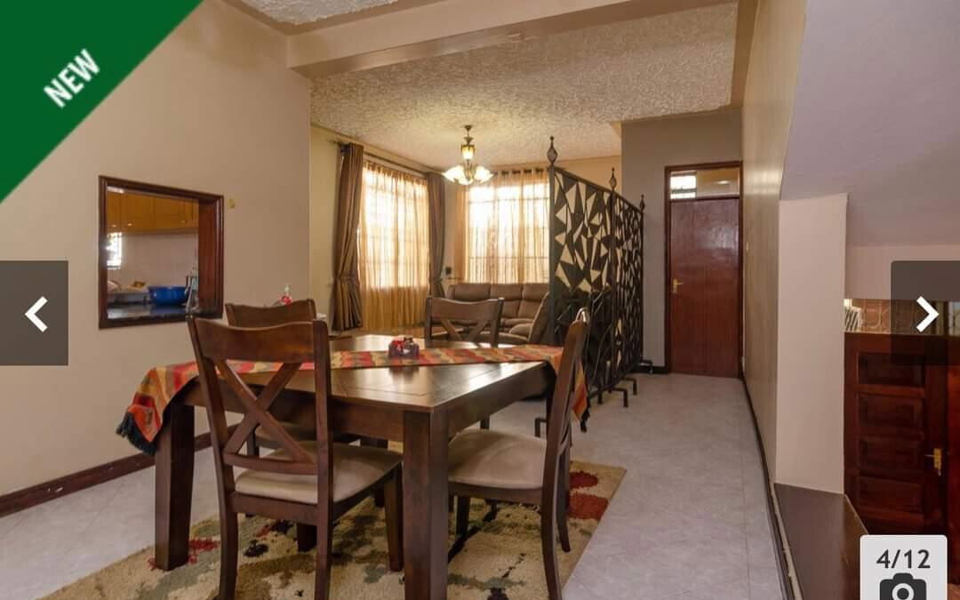 4BR Townhouse with DSQ & Sunken Lounge - Spring Valley