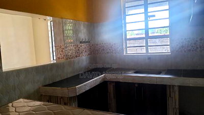 Mini Flat in Emanuel Court, Kamulu for rent - Image 7