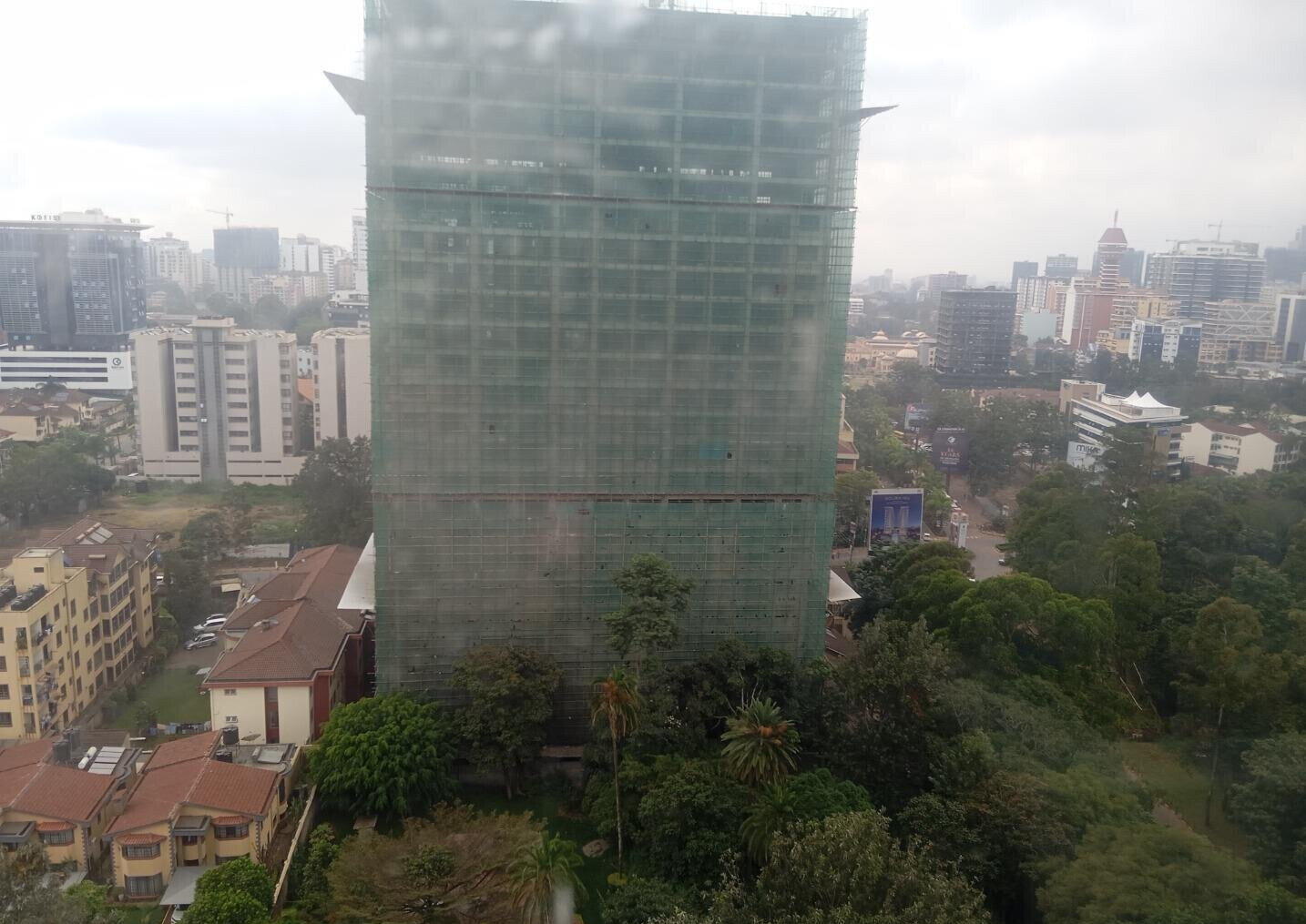 3BR Apartment with Pool, Gym & DSQ - Sunset Park, Westlands
